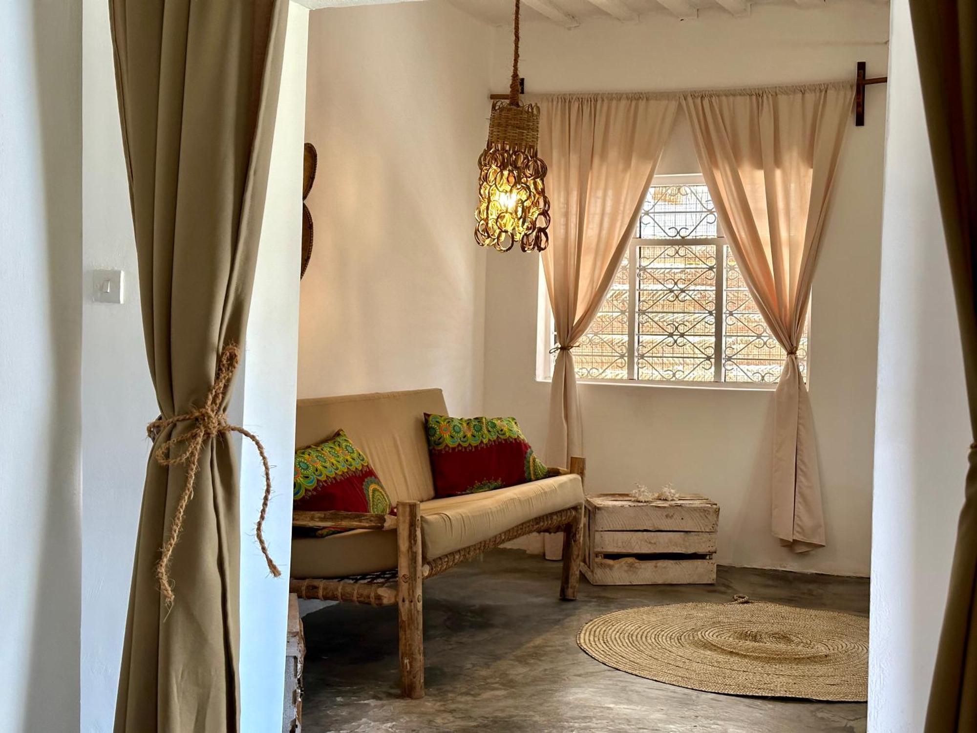 Mlango Paje House II Bed & Breakfast Exterior foto