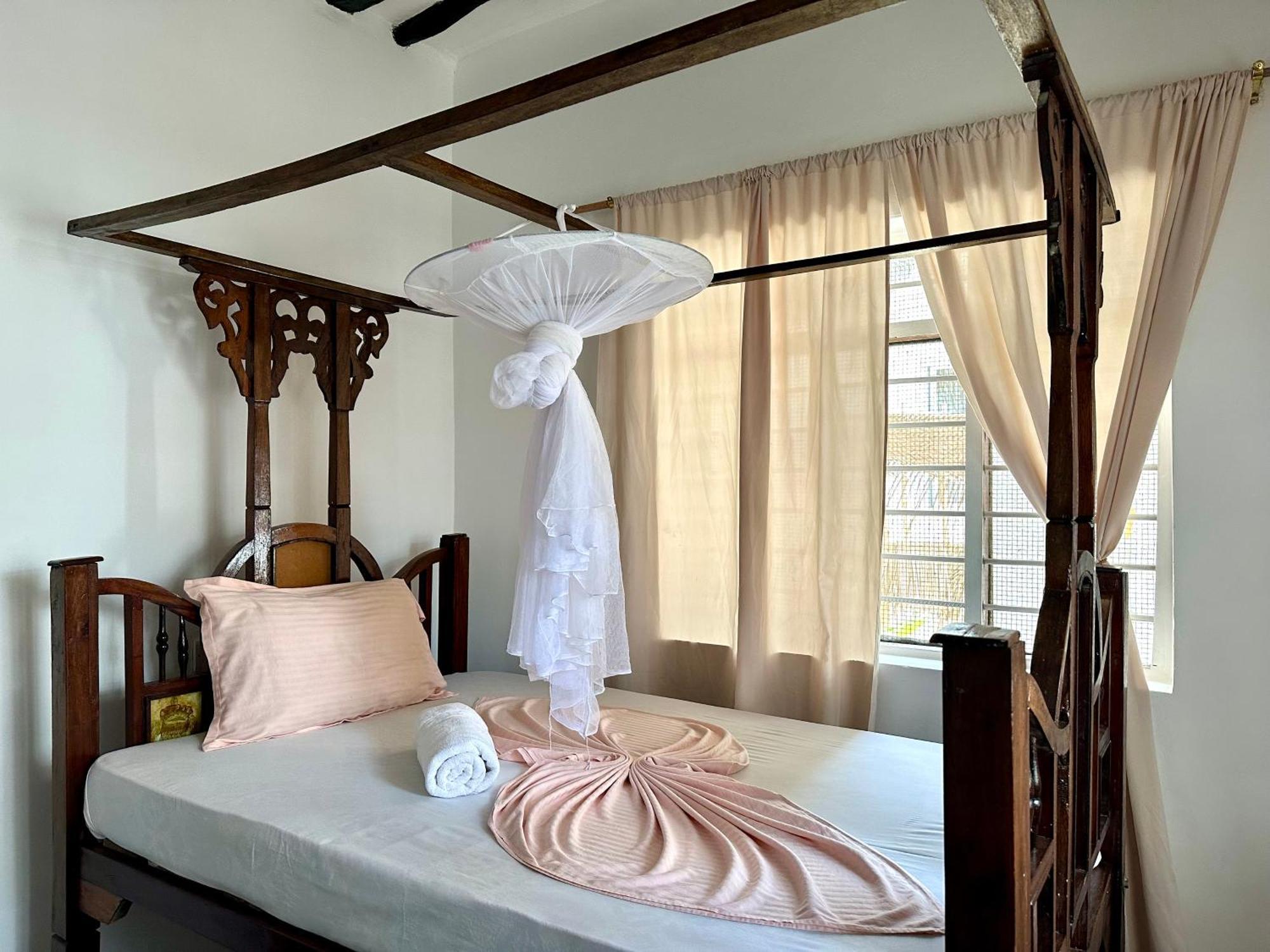 Mlango Paje House II Bed & Breakfast Exterior foto